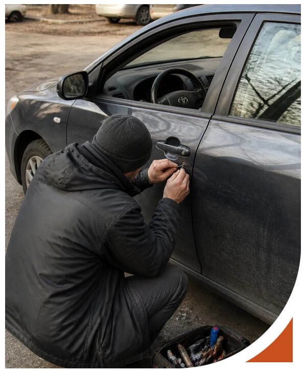 Профессиональное вскрытие автомобиля Тойота без повреждений в Архангельске